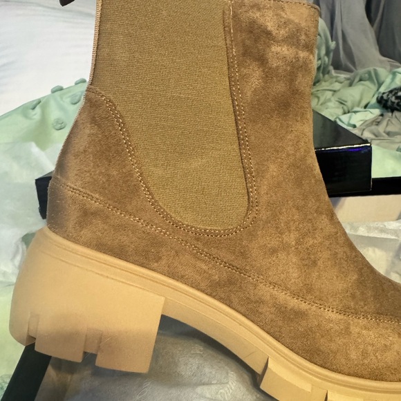 taupe suede short boots - Picture 2 of 4